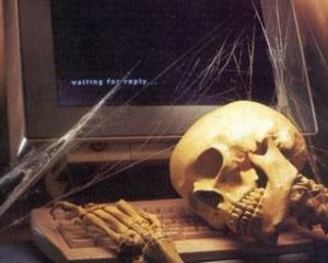 skeleton-beige-computer